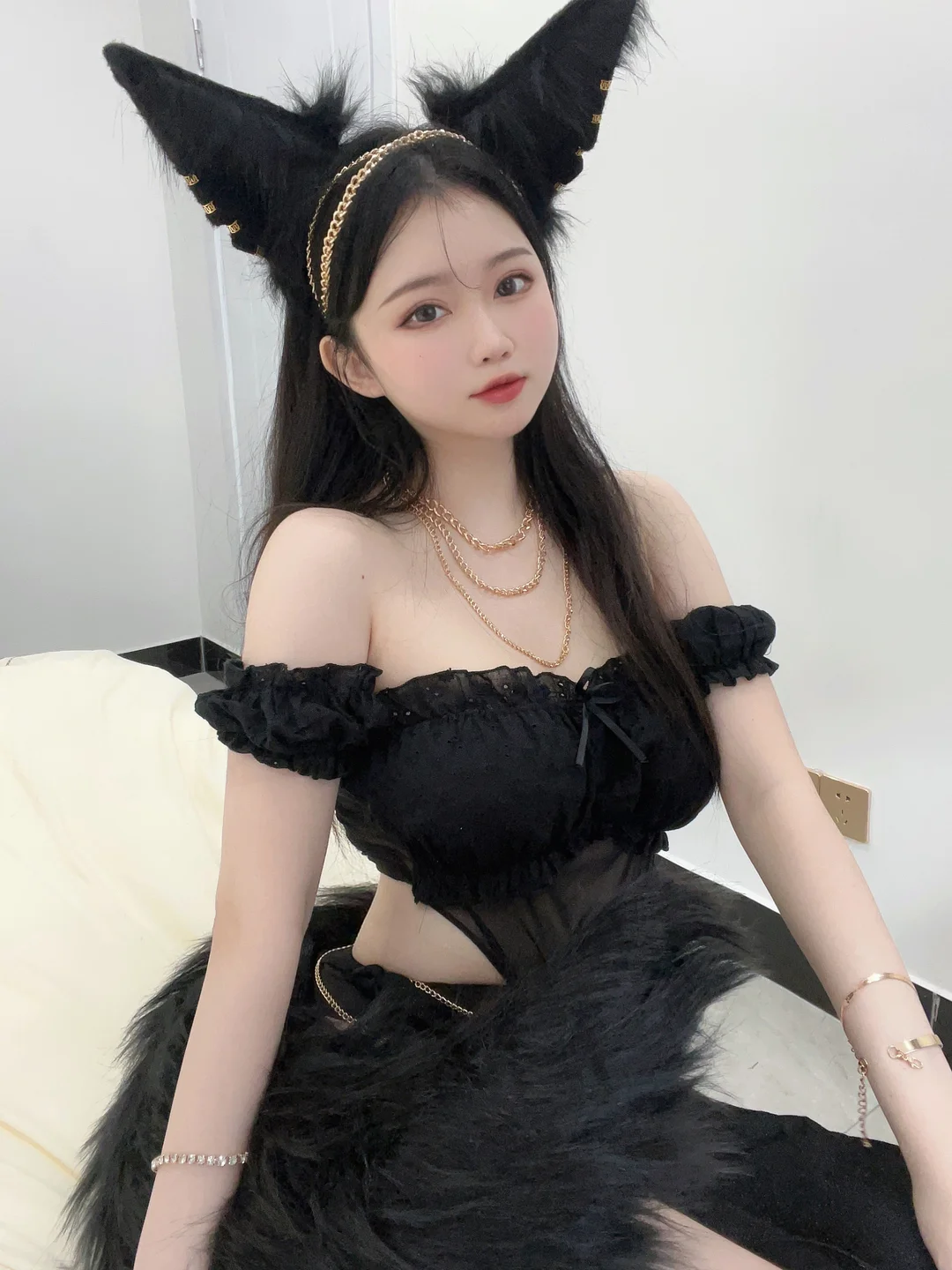 是依酱呀 - 黑狼 [34P,2V-134MB]